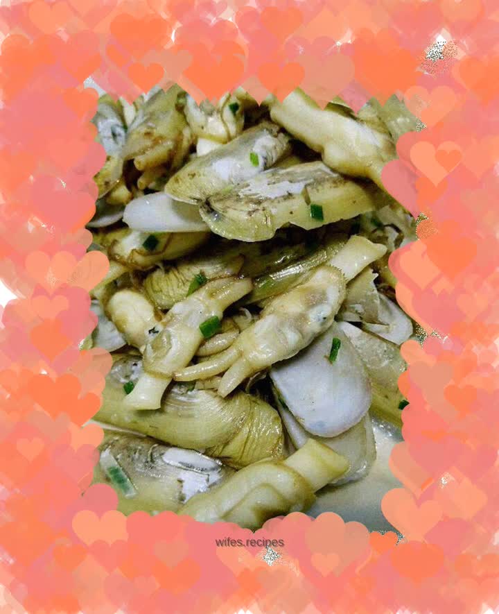 Stir-fried razor clams with chives