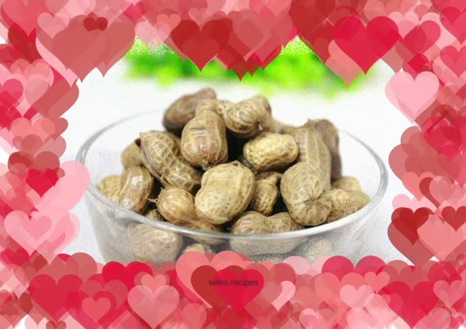 Snacks: pure natural organic spiced peanuts