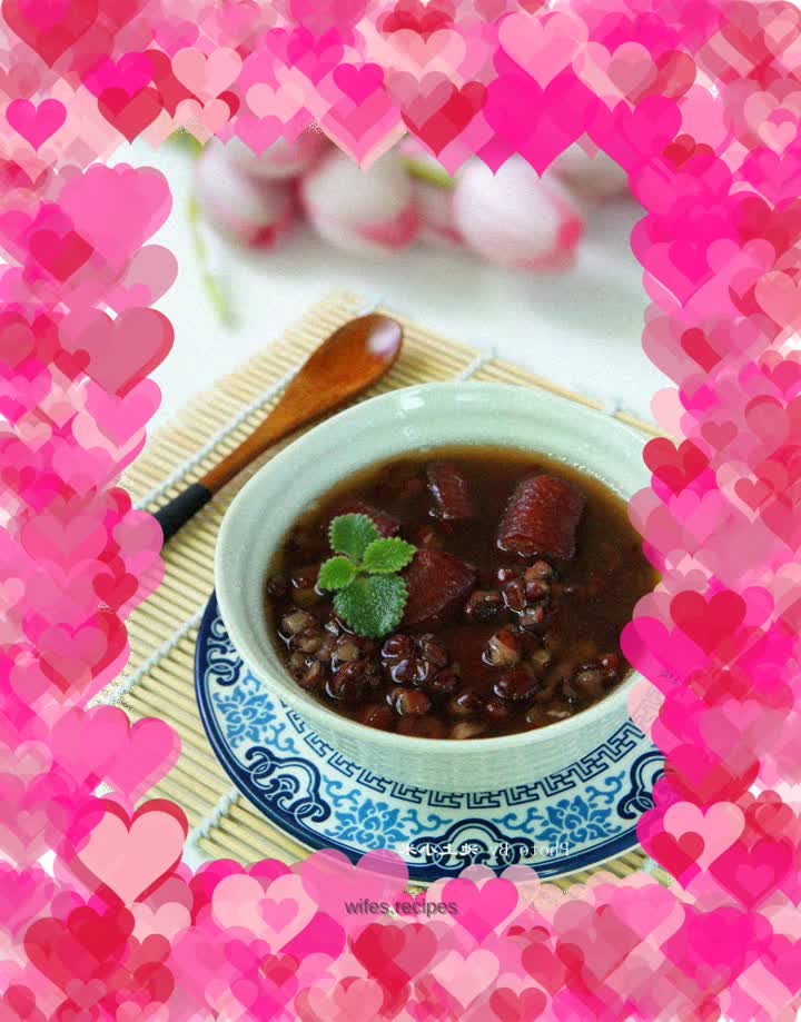 【Red bean and pig tail soup】