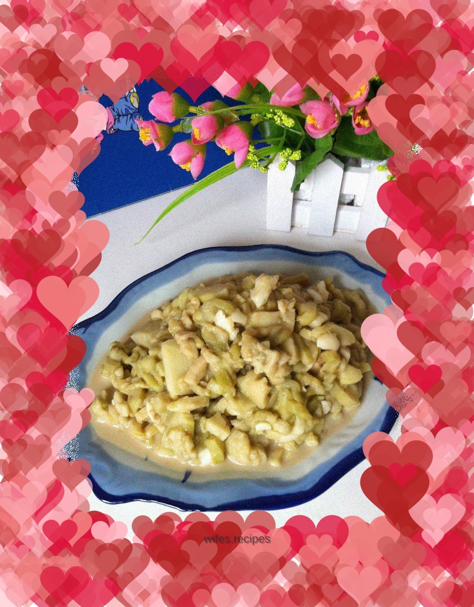 Eggplant mixed with sesame sauce