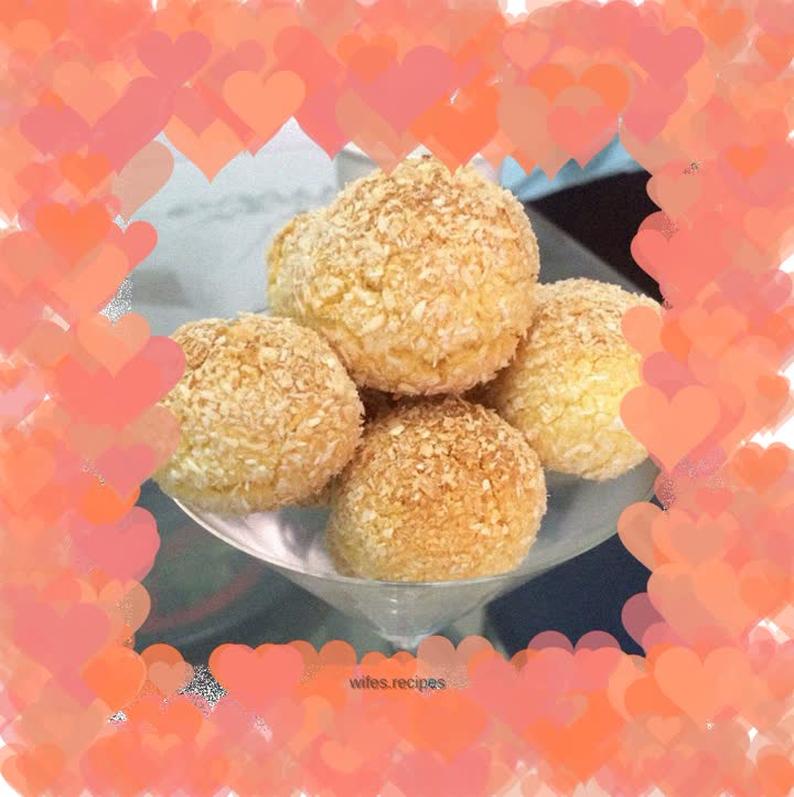 Fragrant shredded coconut balls