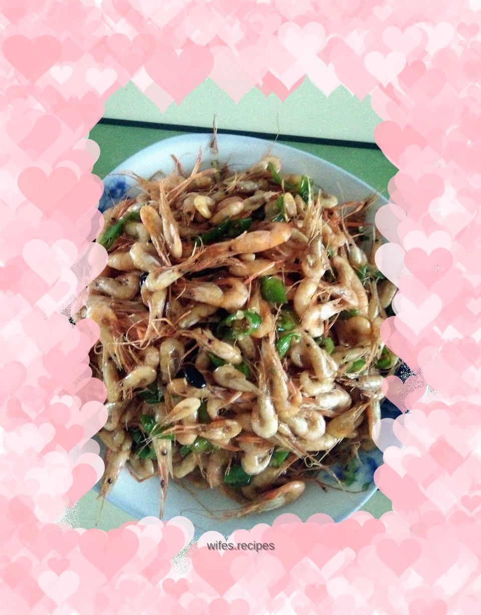 Fried shrimps with chili pepper