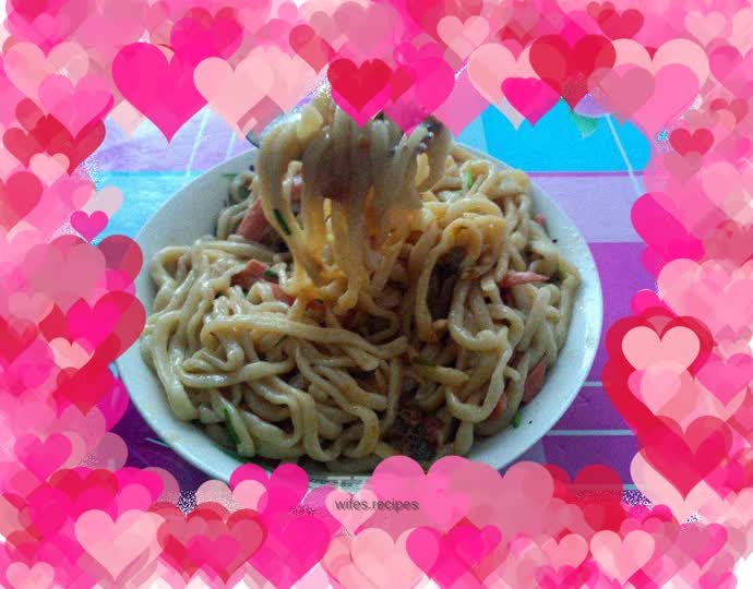 Fried noodles with ham sausage