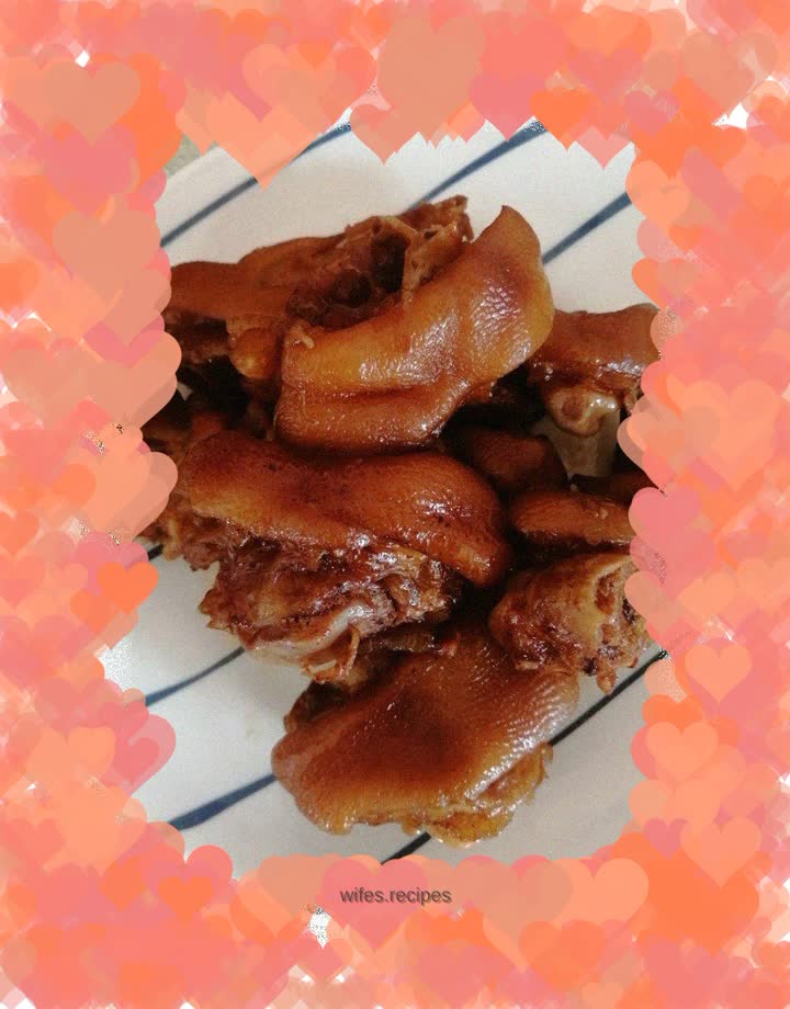 Braised pork trotters