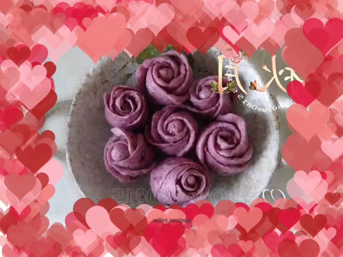 Purple sweet potato rose roll