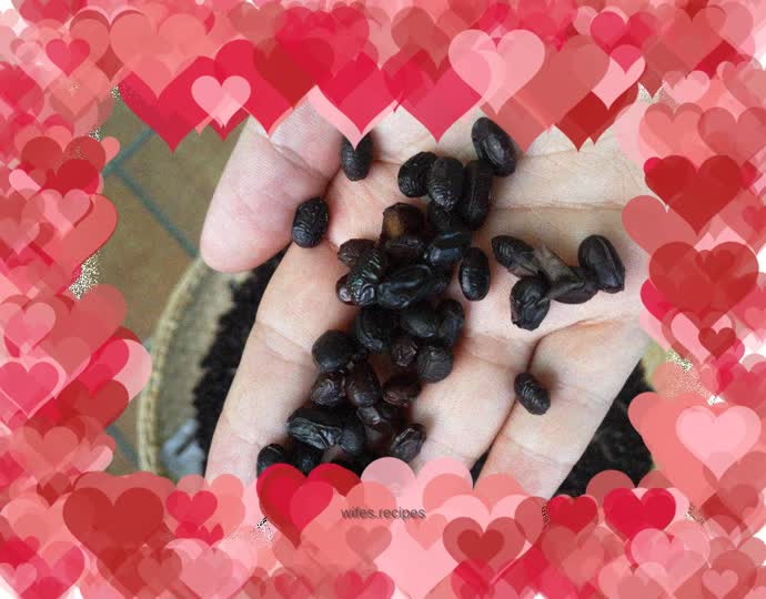 Licorice black beans