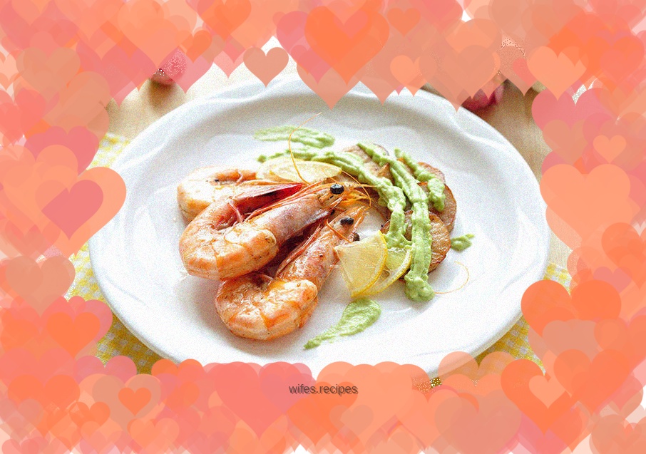 Black pepper prawns with pan-fried king oyster mushrooms