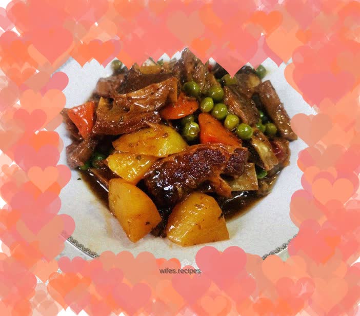 Braised Beef Ribs with Black Pepper Sauce