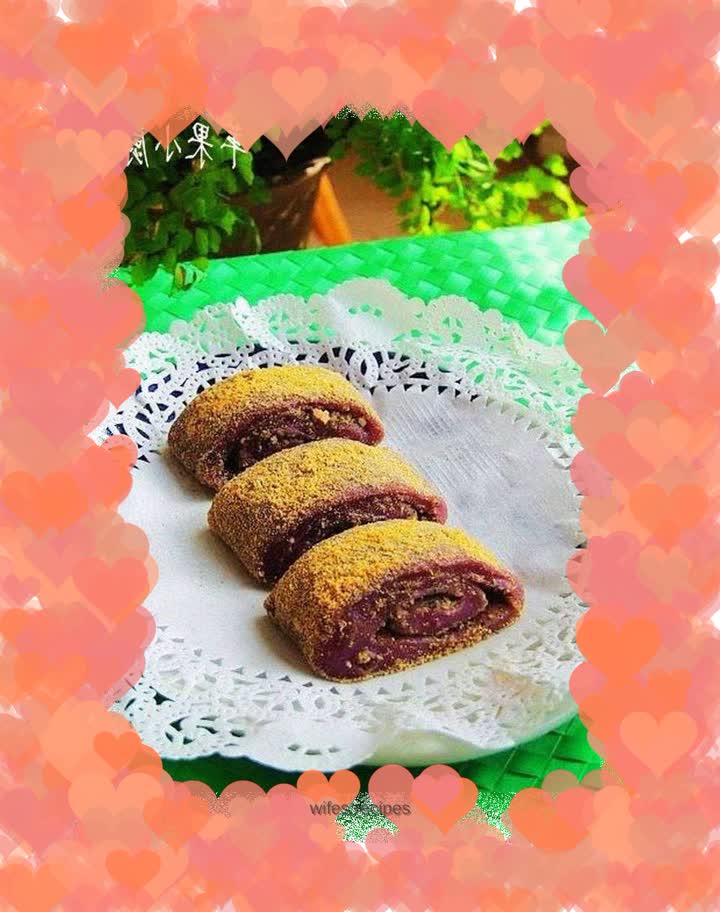 Microwave purple sweet potato donkey rolling