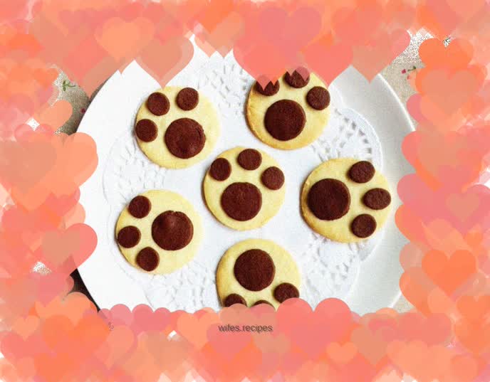 Cute cat paw biscuits