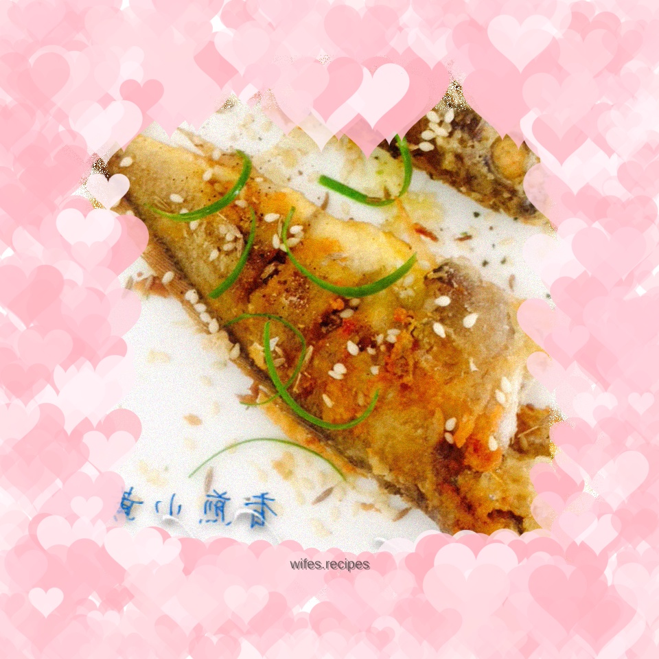 Pan-fried small yellow croaker