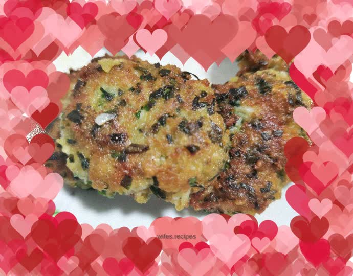 Chive-flavored lotus root cake