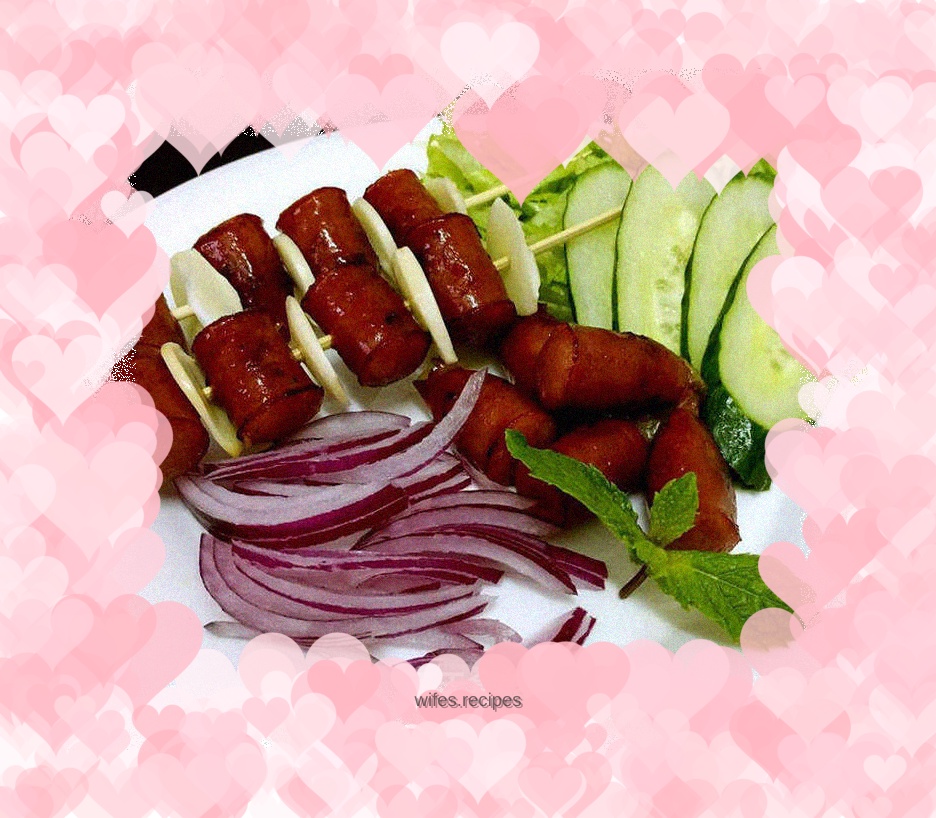 Pan-fried Taiwanese sausage - the original and best way to eat it with garlic and onions