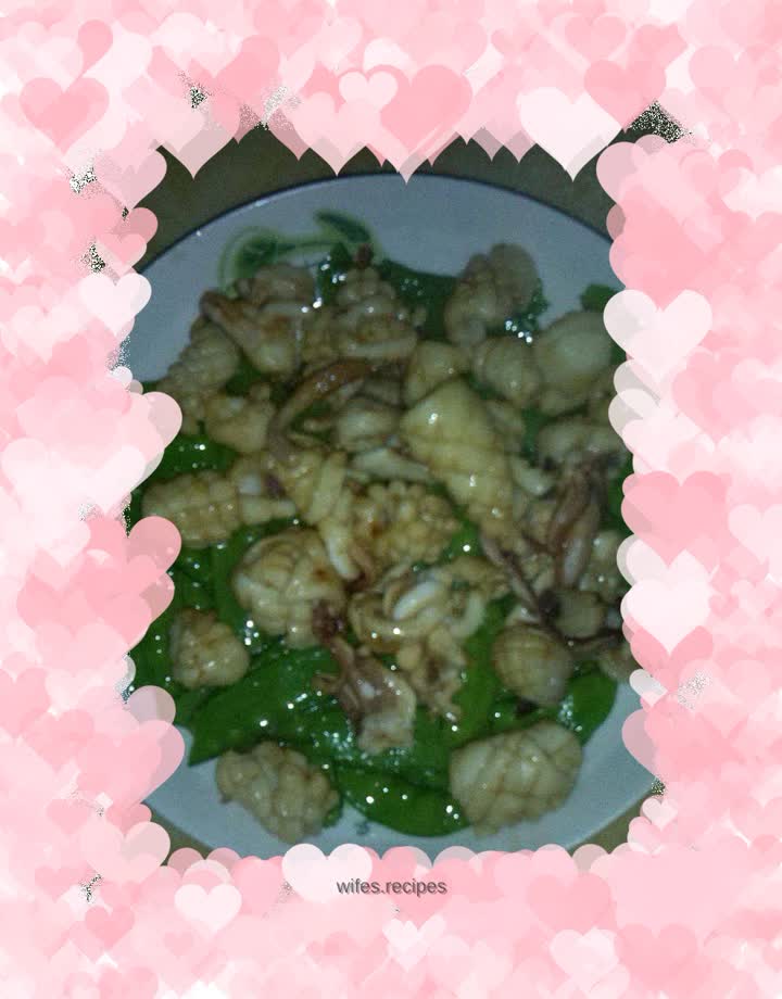 Fried squid with snow peas