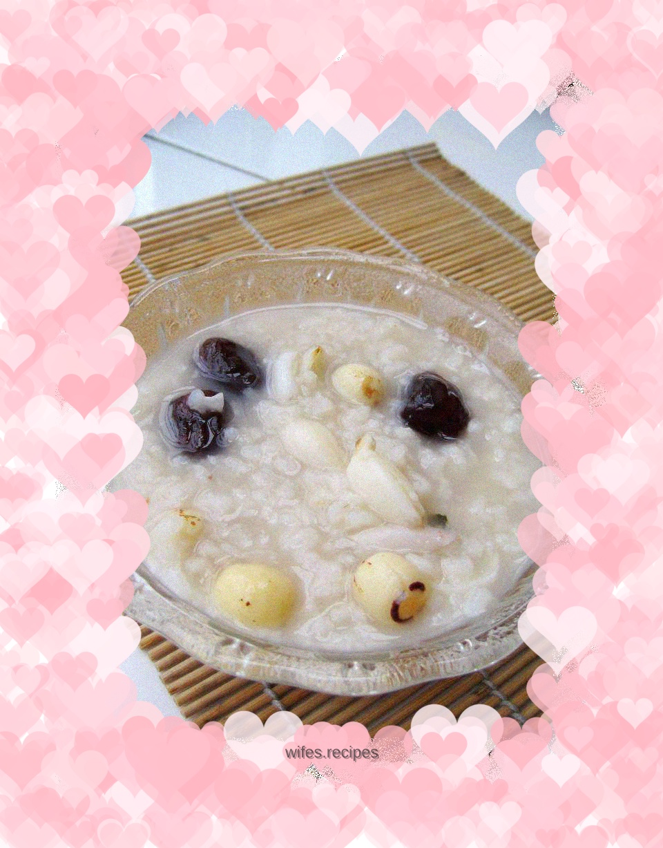 Lily, lotus seeds and jujube porridge