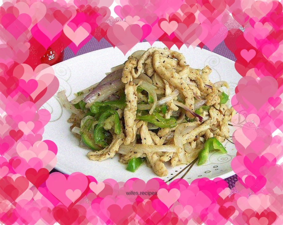 Fried shredded chicken with black pepper and onion