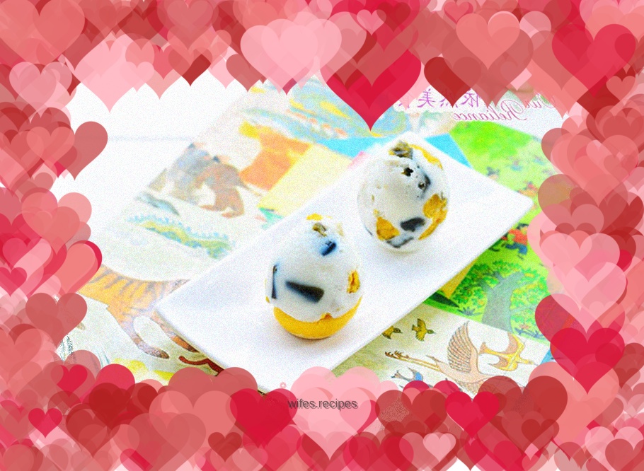 Transformed into eggs-three-color eggs