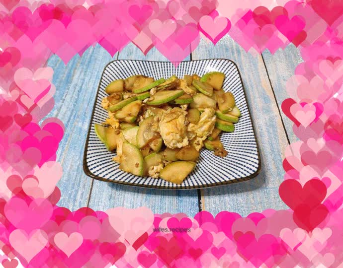 Scrambled egg with horned melon