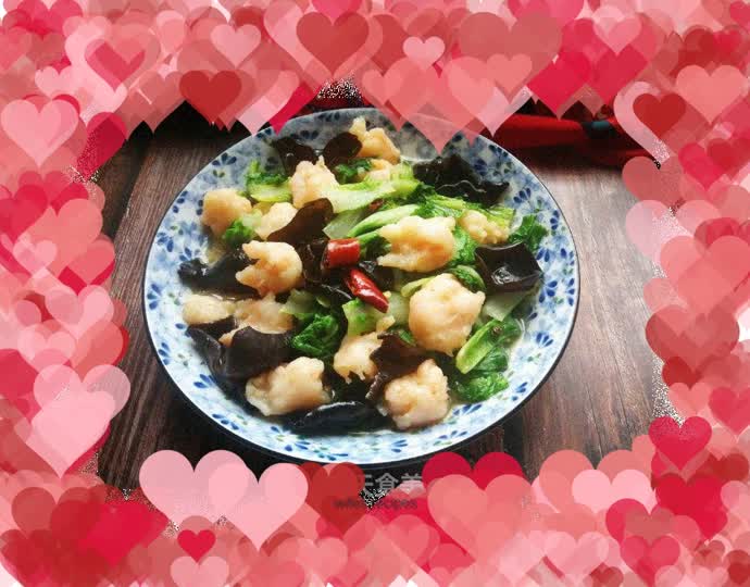 Stir-fried shrimp with cabbage and fungus