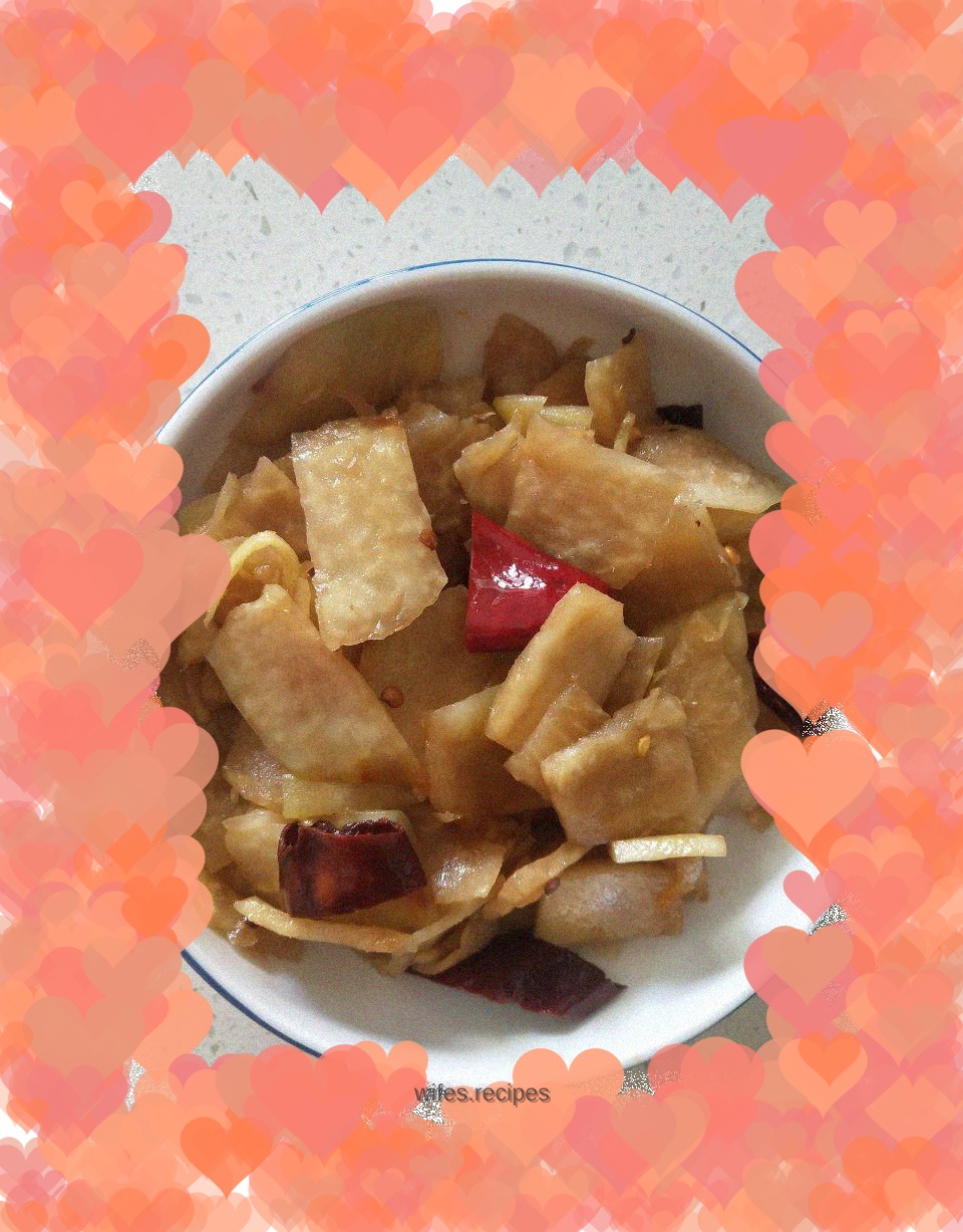 Crispy pine root slices