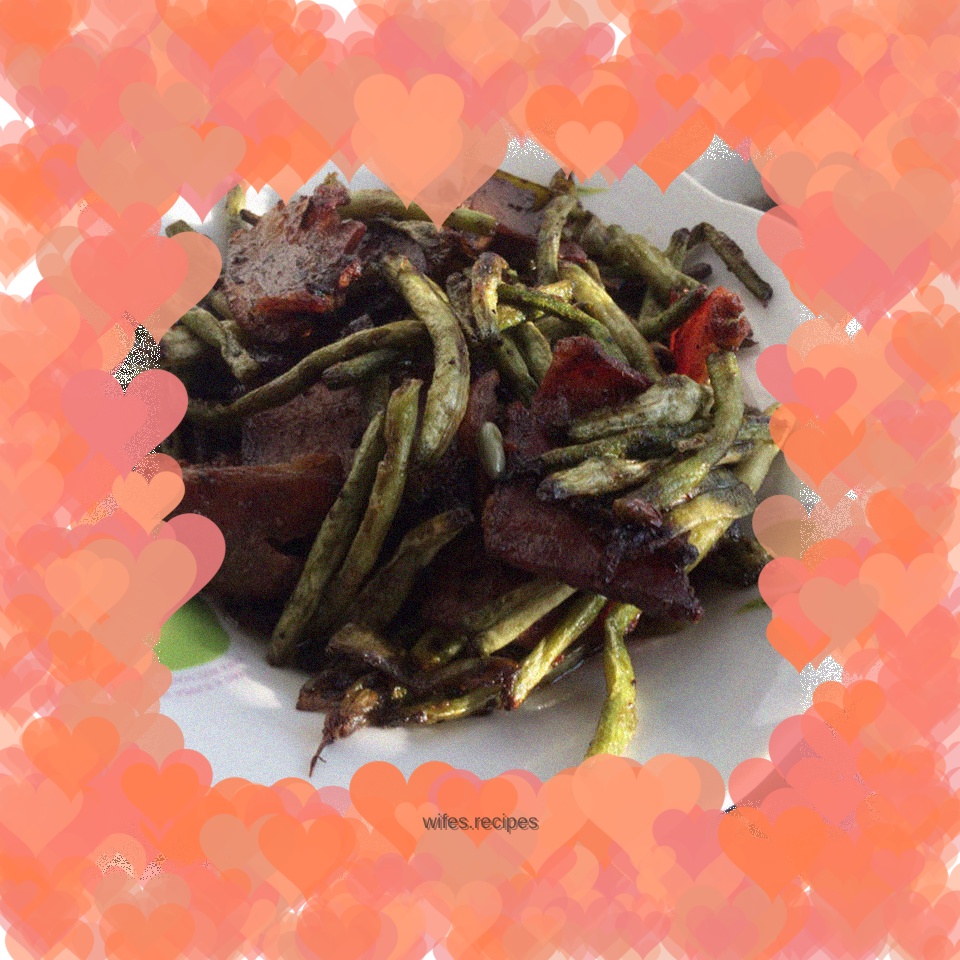 Stir-fried cowpeas with old bacon