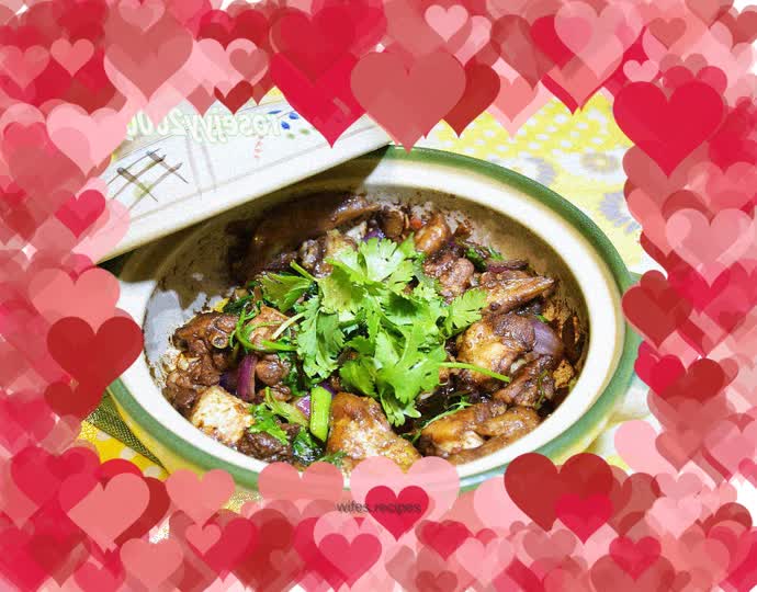 Sauce-flavored Chicken Wings Claypot