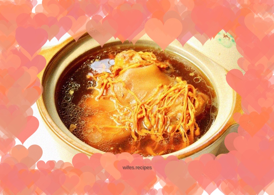 Cordyceps and Pig’s Trotter Soup