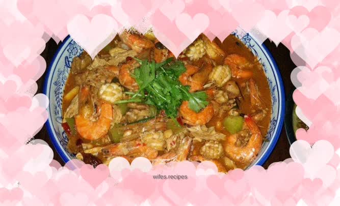 Bullfrog falls in love with shrimp