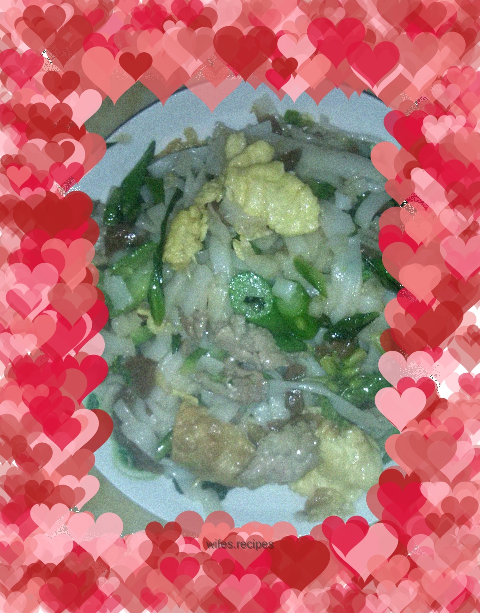 Wet fried rice noodles