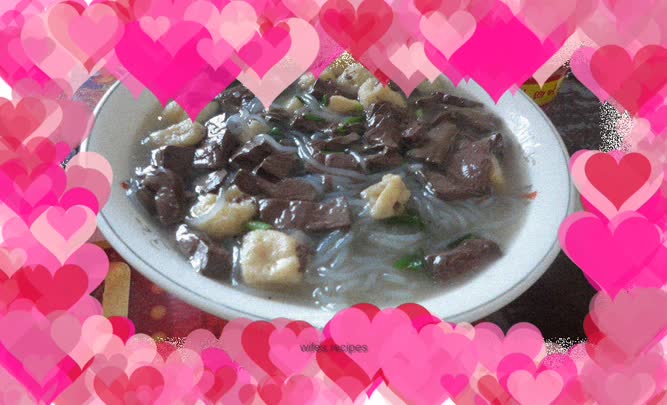 Simple version of duck blood vermicelli soup