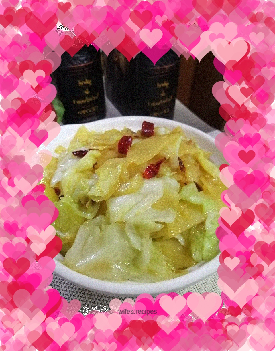 Stir-fried cabbage with potato slices