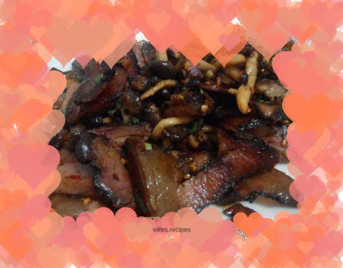 Stir-fried bacon with tea tree mushrooms