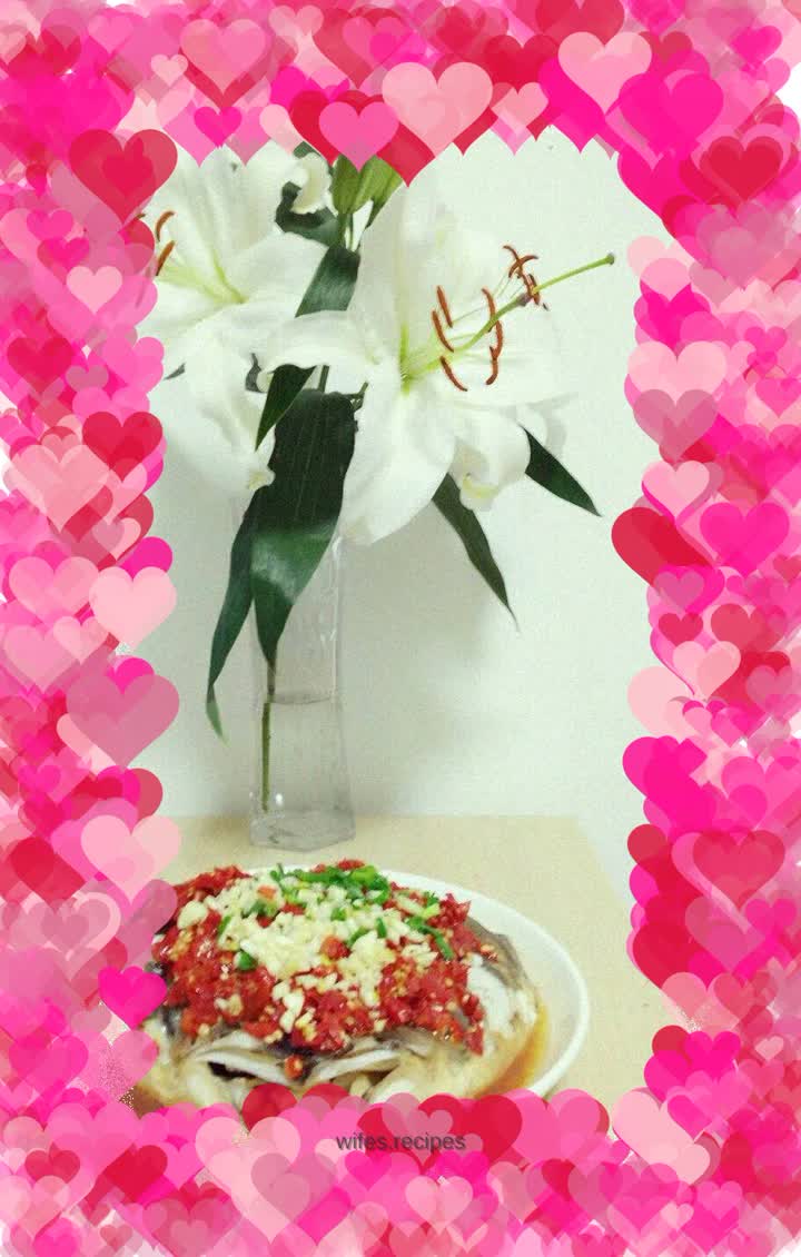 Fish head with chopped pepper