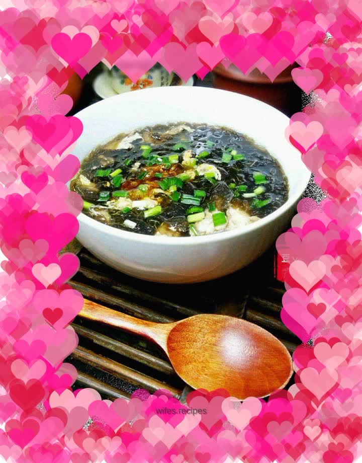 Seaweed, shrimp skin and egg drop soup