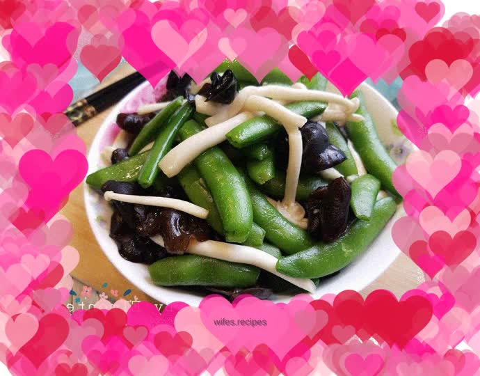 Stir-fried sweet beans with fungus, seafood and mushrooms
