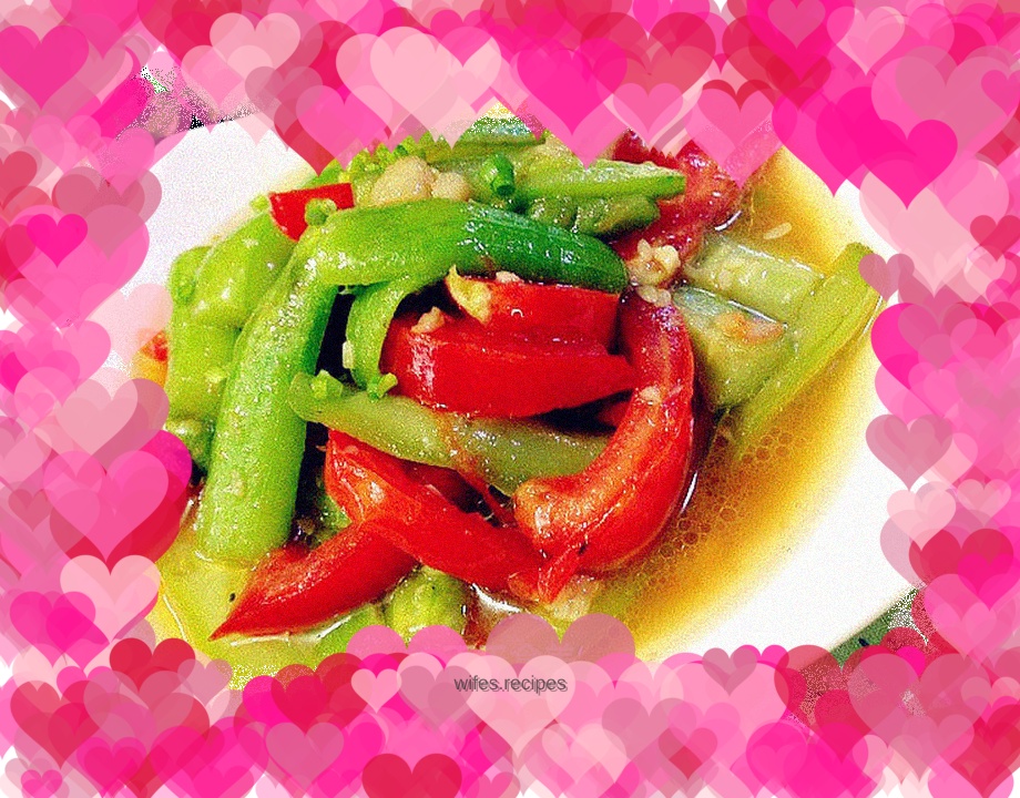 Stir-fried loofah with tomatoes