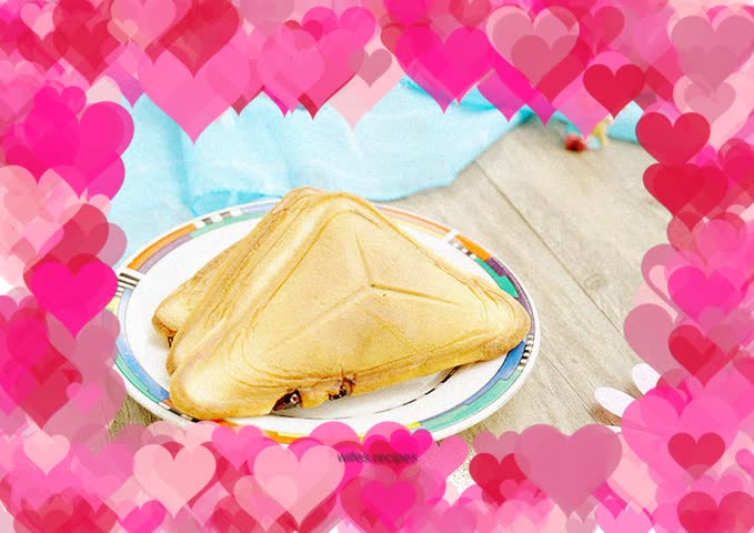 The sandwich machine does not make sandwiches: Creamy Cranberry Triangle