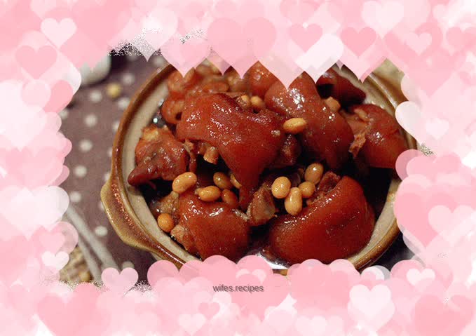 Braised pork trotters with soybeans