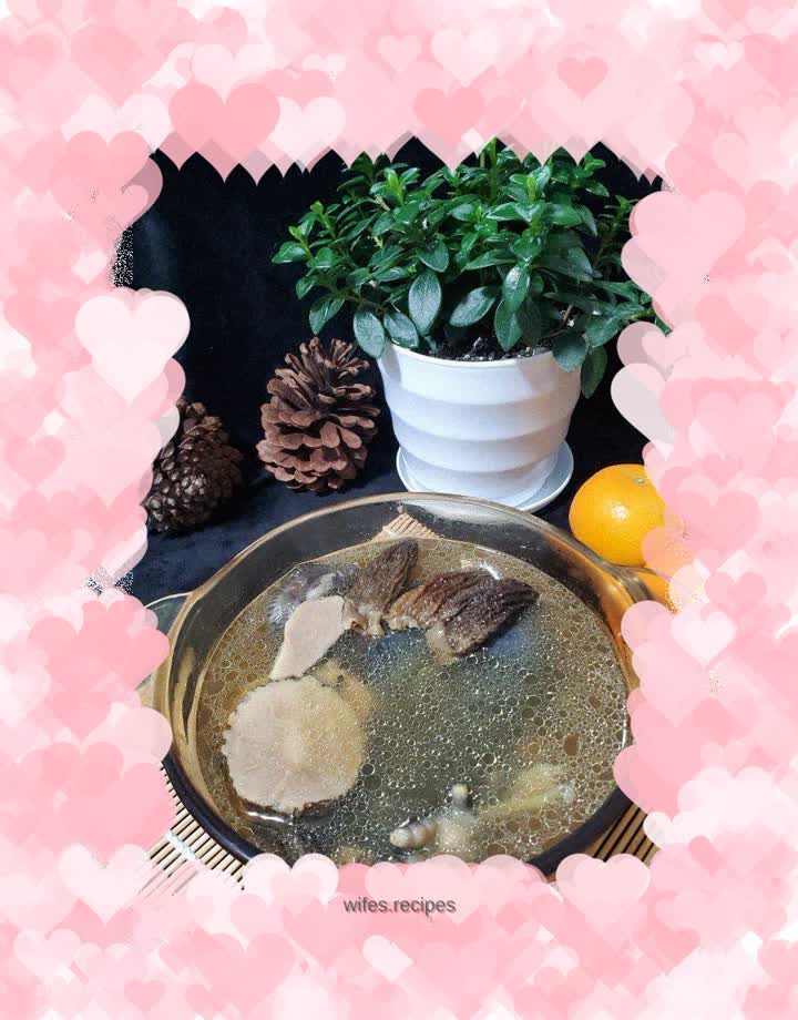 Silky Chicken Stewed with Maca