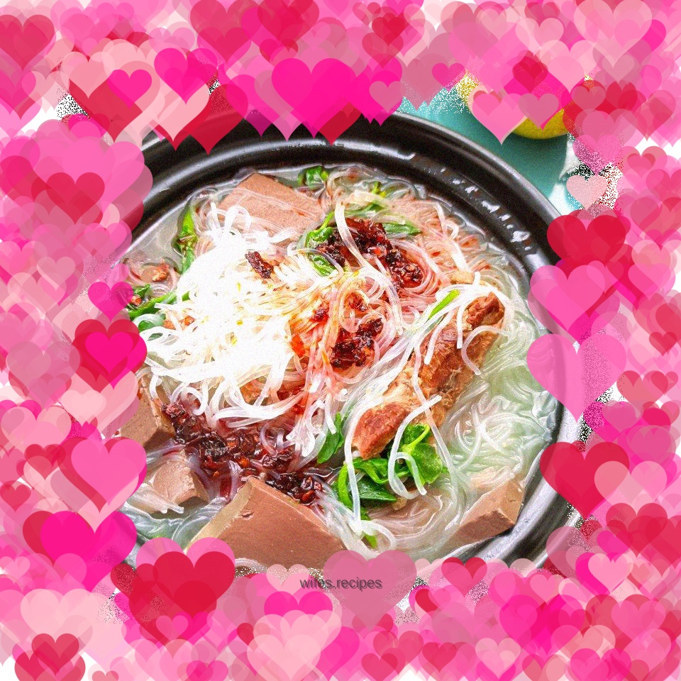 Pea tip duck blood vermicelli soup