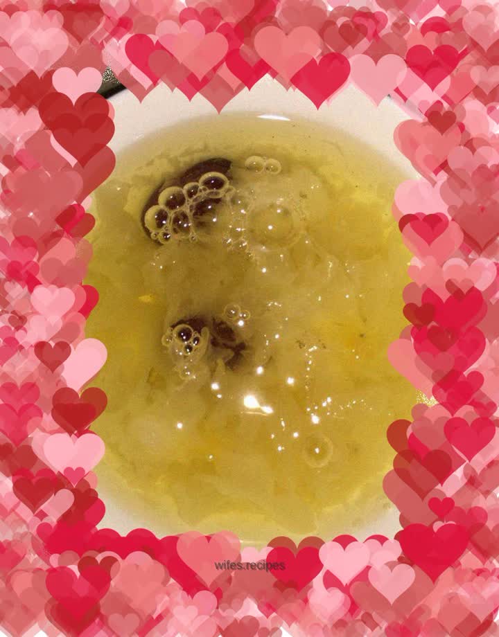 Red Dates, Tremella and Lotus Seed Soup