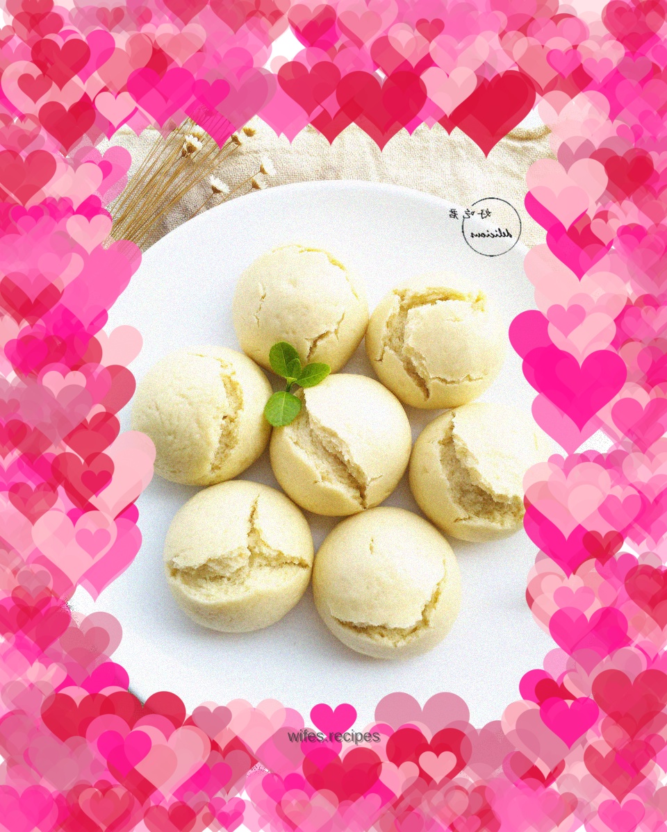 Cornmeal Blossom Buns