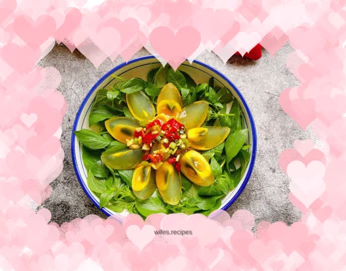 Nepeta mixed with eggs