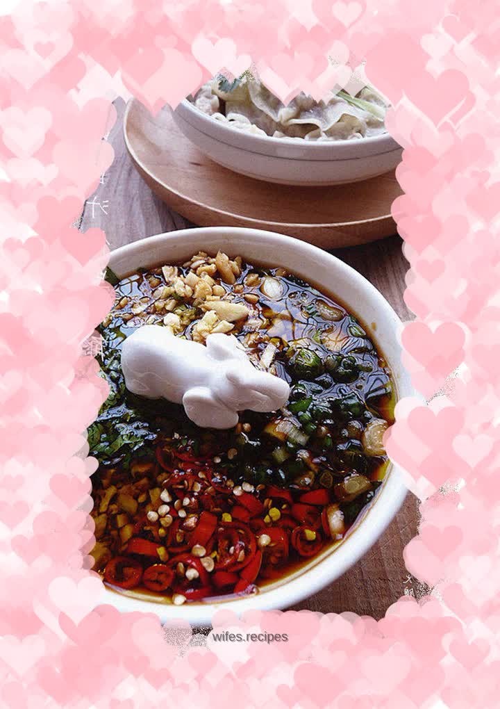 Fish skin wedges with five-flavor sauce