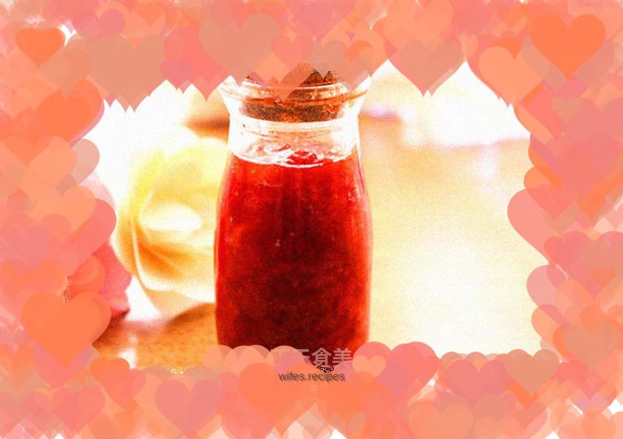 Sweet and sour strawberry jam