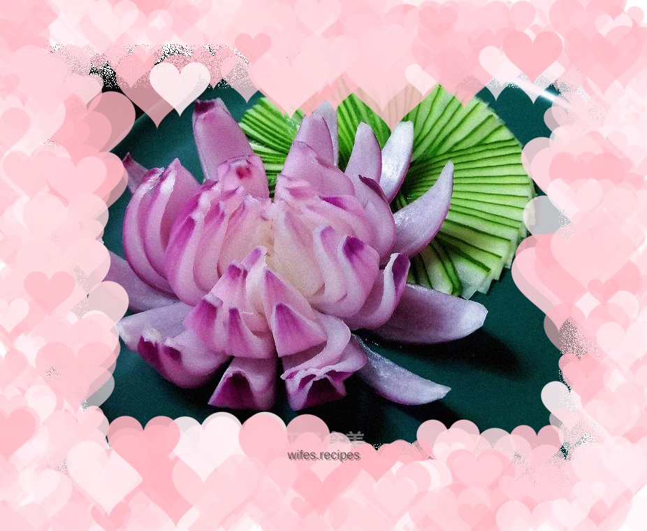 The "magic" that turns onions into lotus flowers