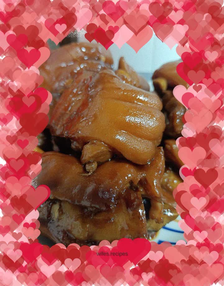 Braised pork trotters