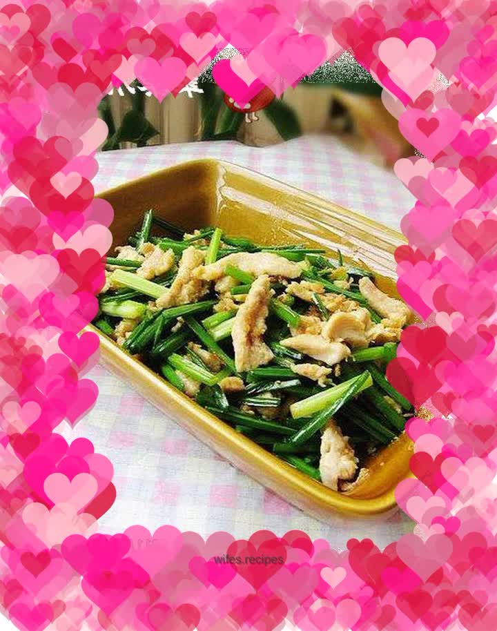 Shredded chicken with leek moss