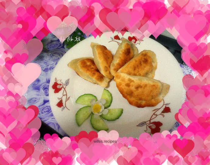 Chives and fungus dumplings