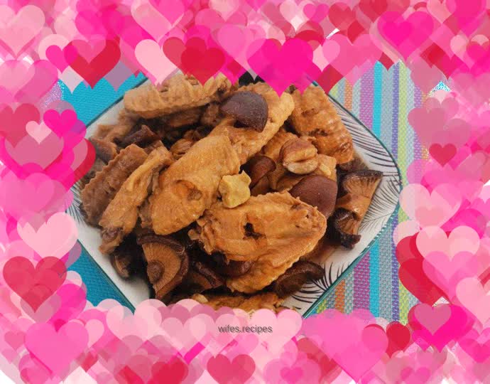 Braised Chicken Wings with Mushrooms and Chestnuts